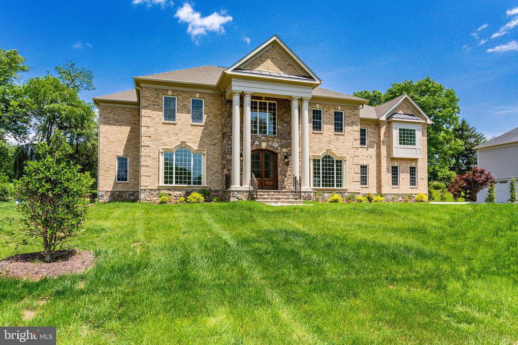833 Golden Arrow Street, Great Falls